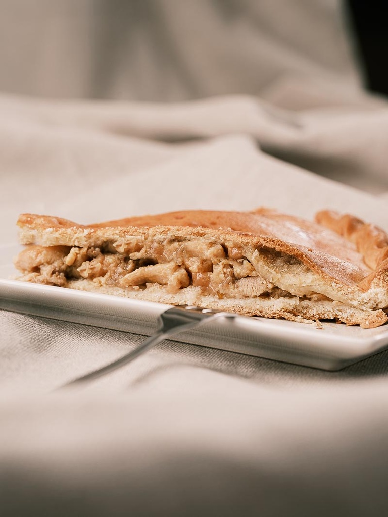 Empanada gallega de pollo